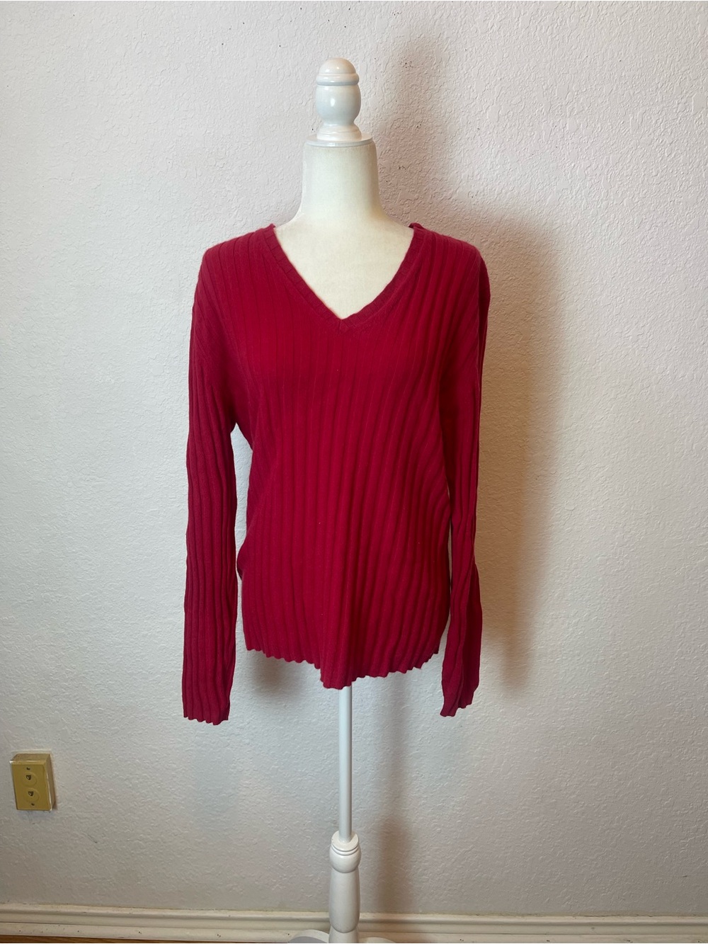Qi cashmere 100% cashmere sweater in Red